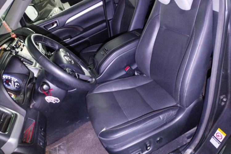 Used Toyota Highlander 2018 2.0T Four-Wheel Drive Luxury Edition 7 Seats China V Emission Standard Left Front Seat