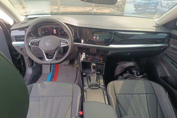 Used Volkswagen Passat 2024 330TSI Elite Edition Center Console