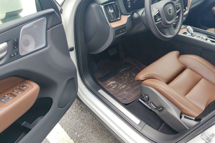 Used Volvo XC60 New Energy 2025 Plug-in Hybrid Long-Range All-Wheel Drive Smart Luxury Edition Driver Seat