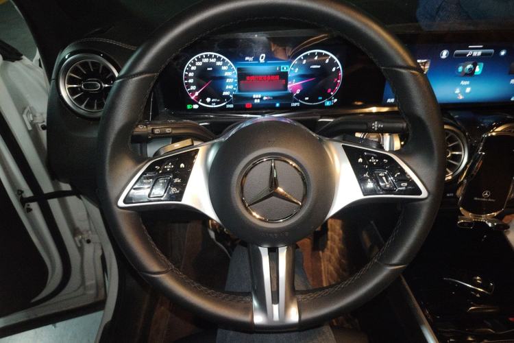 Used Mercedes-Benz GLB 2024 GLB 220 Fashion Model