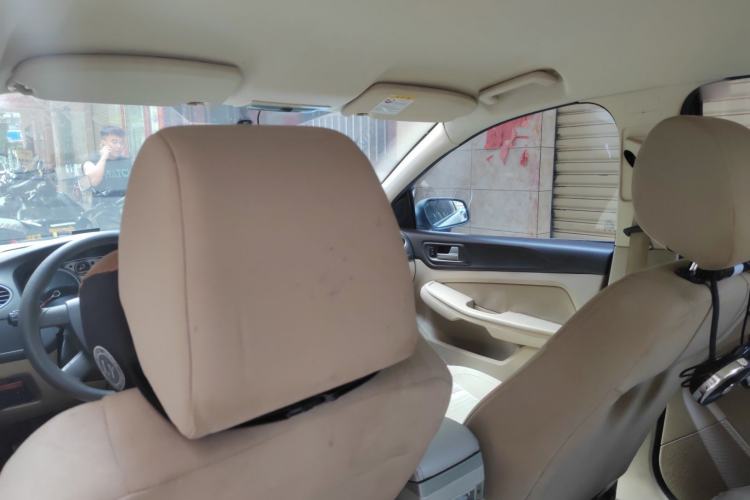 Used Ford Focus 2013 Sedan Classic 1.8L Automatic Base Model Headliner