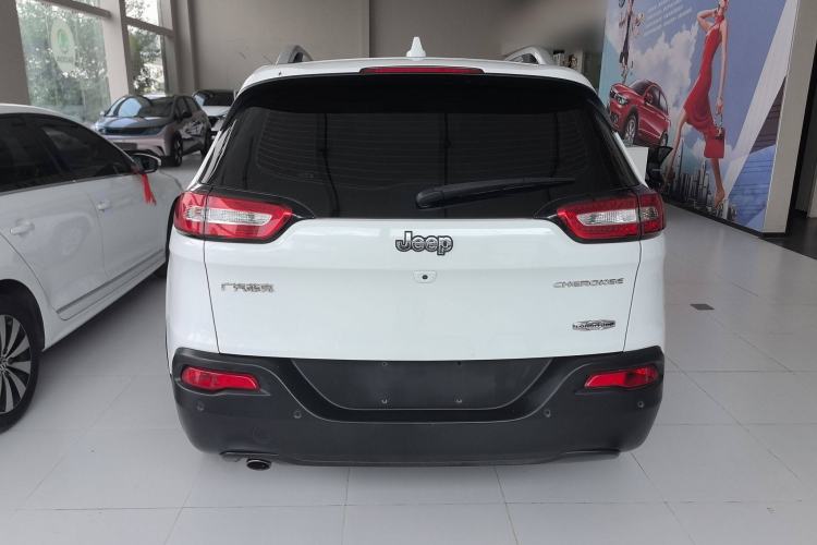 Used Jeep Cherokee 2017 2.0L Superior Edition