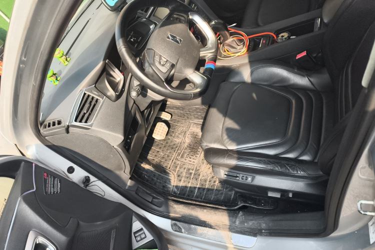 Used DS 5LS 2014 1.6T Luxury Edition THP200
