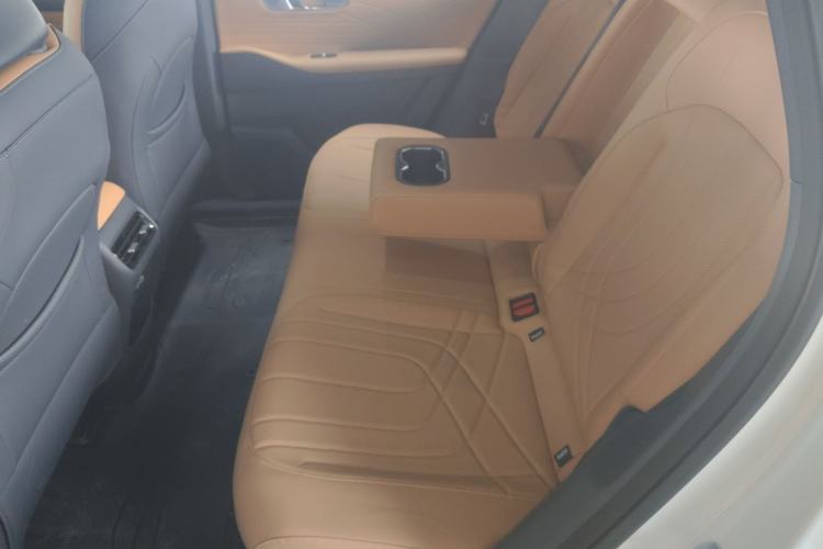 Used Geely Galaxy Galaxy Xingjian 7 EM-i 2025 120km Exploration+ Version