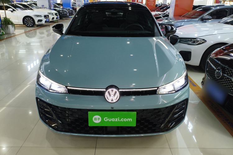 Used Volkswagen Passat 2025 Pro 380TSI Starry Dragon Luxury Edition
