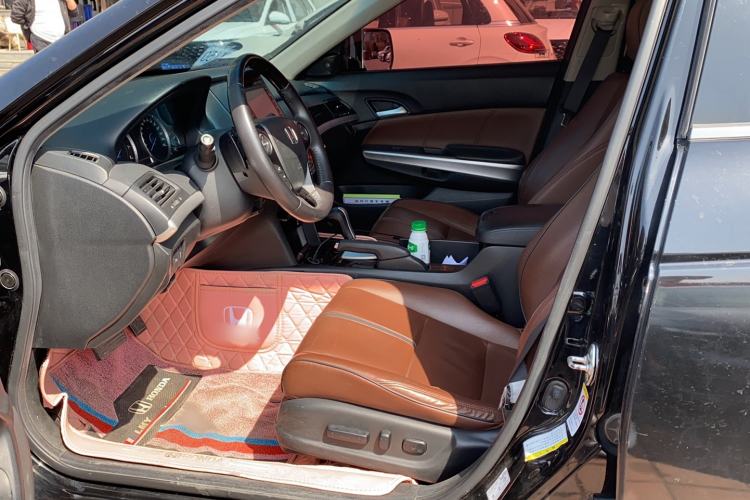 Used Honda Crosstour 2016 3.0L AWD Prestige Navigation Edition Interior 1