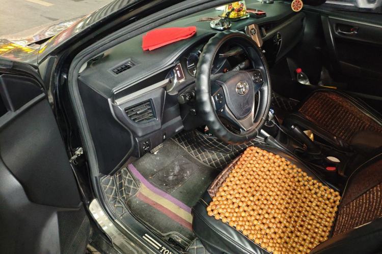 Used Toyota Levin 2016 Dual-Engine 1.8H GS E-CVT Elite Model with Sunroof