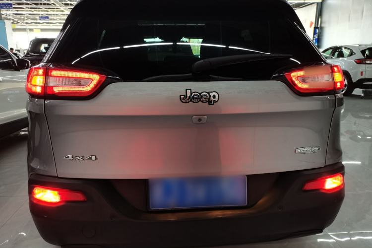 Used Jeep Cherokee 2014 2.4L Luxury Edition