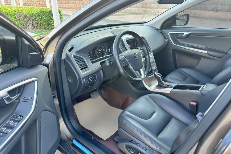 Used Volvo XC60 2017 T5 Smart Upgrade Edition Left Front Seat