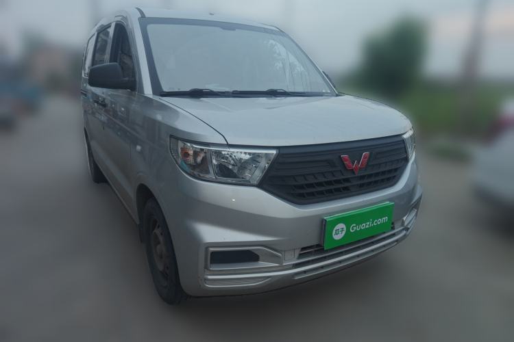 Used Wuling Hongguang V 2022 1.5L Jingqu Edition Electric-Assist LAR Front Right 45 Deg