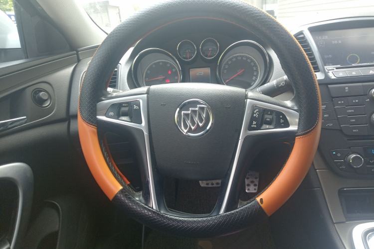 Used Buick Regal 2013 1.6T Automatic Elite Sport Edition Steering Wheel