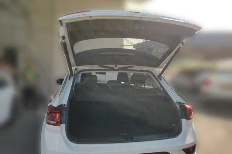 Used Volkswagen T-ROC 2021 280TSI DSG Two-Wheel Drive Comfort Connect Edition Trunk