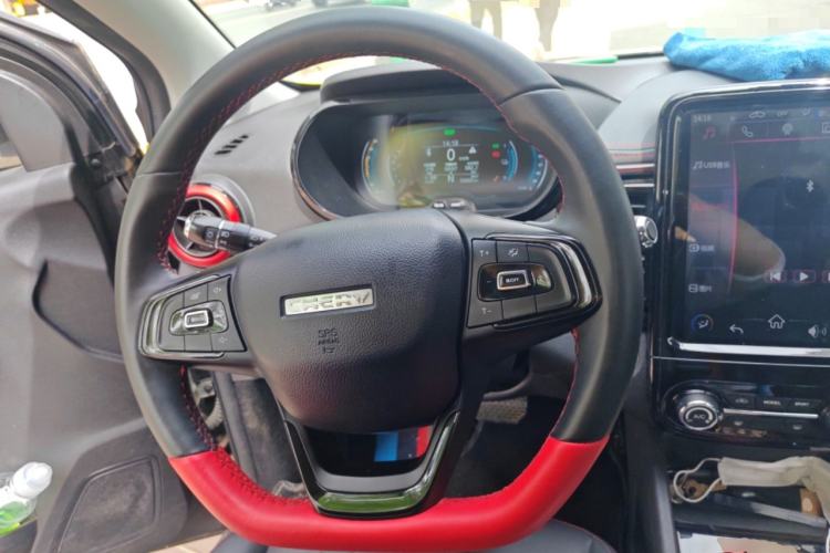 Used Chery QQ Little Ant 2022 Sweet Pink Edition Half-Sugar Version 3-Cell Lithium 30kW 301km Steering Wheel