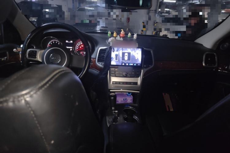 Used Jeep Grand Cherokee 2011 3.6L Luxury Edition
