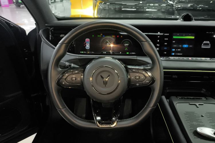 Used VOYAH FREE 2025 318 318 km Rear-Drive Touring Edition Steering Wheel