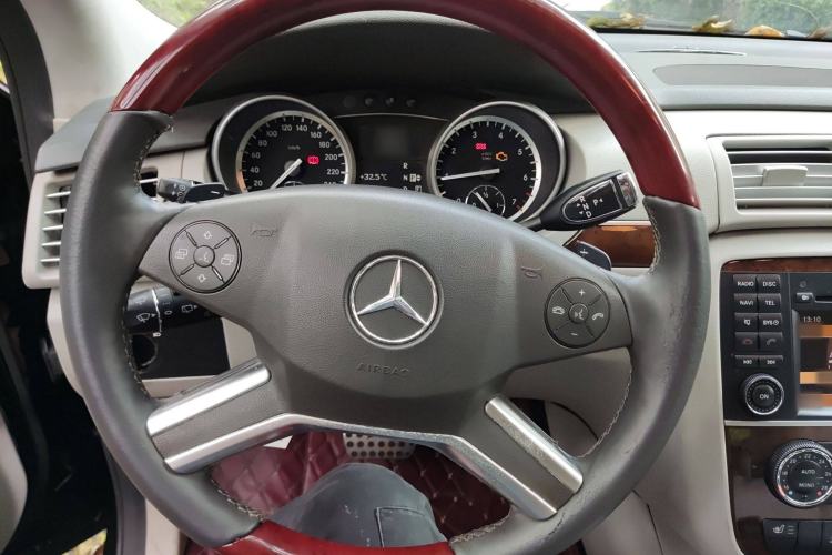 Used Mercedes-Benz R-Class 2010 R 350 L 4MATIC Steering Wheel