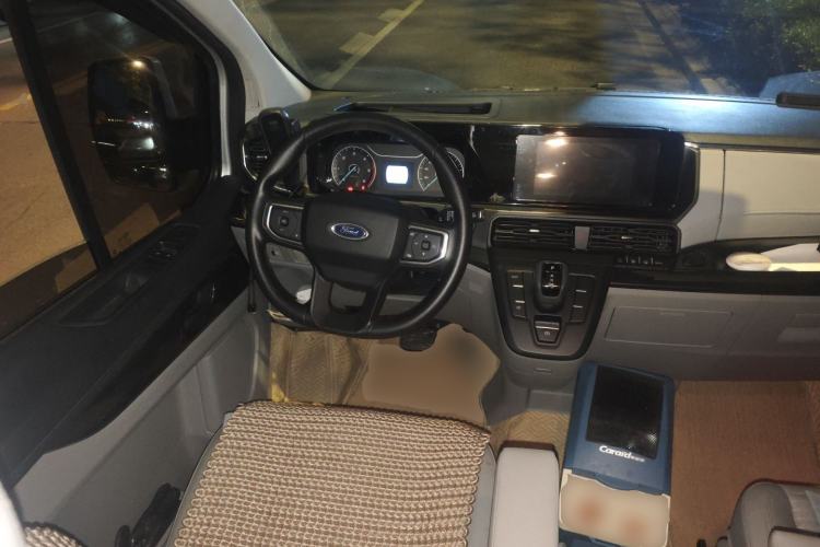 Used Ford Transit 2023 2.0T Diesel Automatic Commercial Van Short Wheelbase Low Roof—7/8/9-Seater
