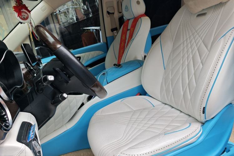 Used Mercedes-Benz V-Class 2020 V 260 Avantgarde Edition Left Front Seat