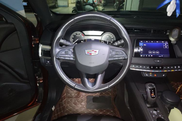 Used Cadillac XT4 2018 28T Two-Wheel Drive Leading Version
