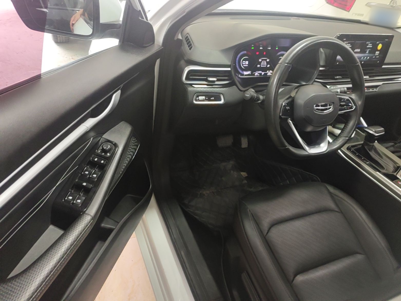 Geely Auto Emgrand 2022 4th Generation 1.5L CVT Luxury Model - Premium — снимка 18
