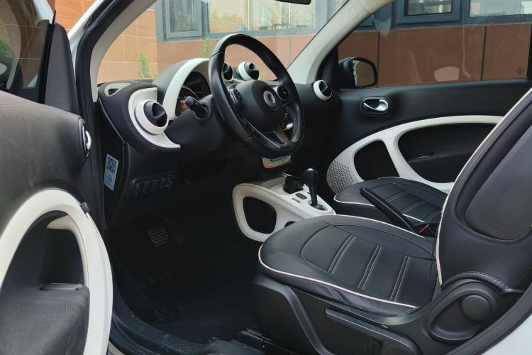 Used smart fortwo 2015 1.0L 52 kW Hardtop Passion Edition