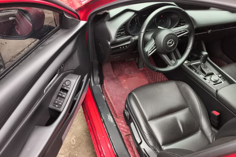 Used Mazda 3 Axela 2020 1.5L Automatic Luxury Version
