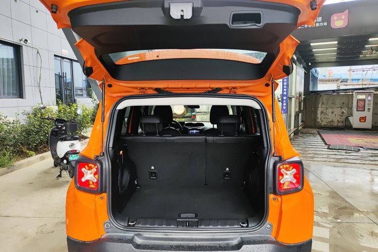 Used Jeep Renegade 2021 220T Automatic Elite Edition Trunk