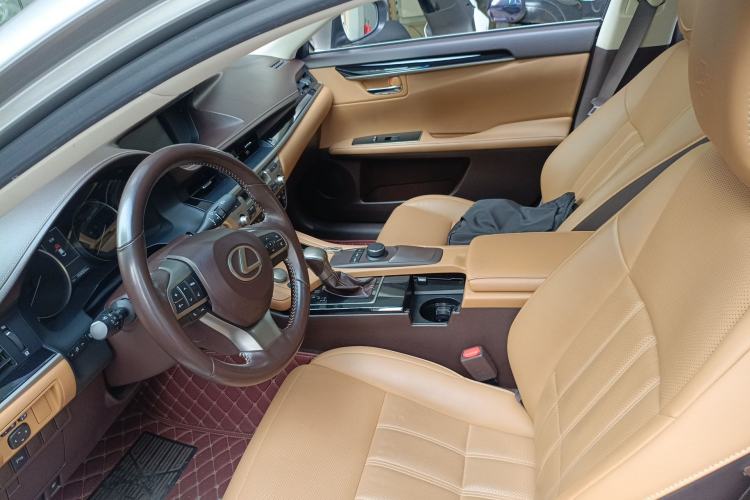 Used Lexus ES 2017 200 30th Anniversary Edition Left Front Seat