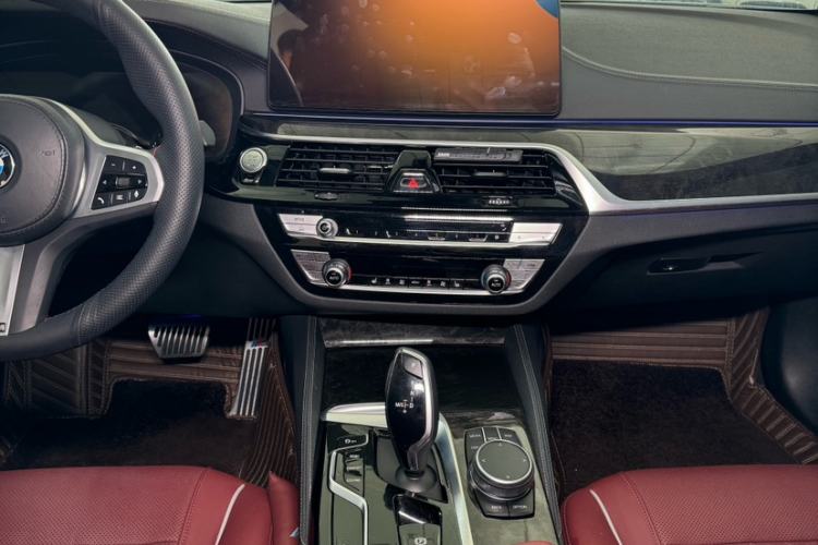 Used BMW 5 Series 2022 Second Facelift 525Li M Sport Package
