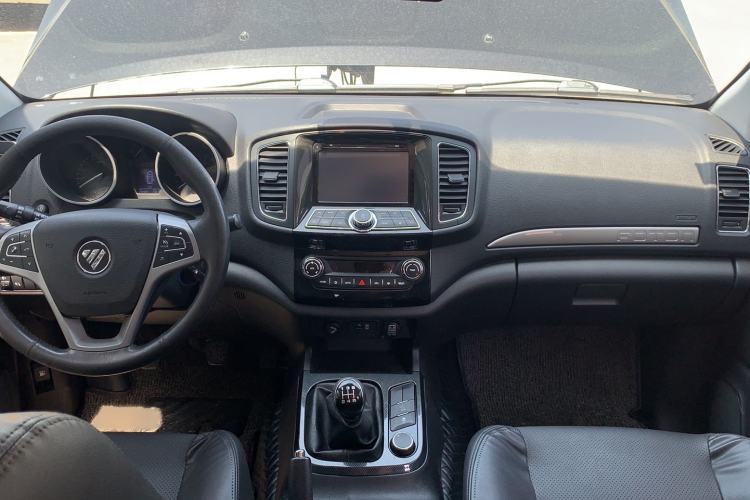 Used Foton Savana 2017 2.0T Manual 4x4 Gasoline Luxury Edition 5 Seats Interior 3