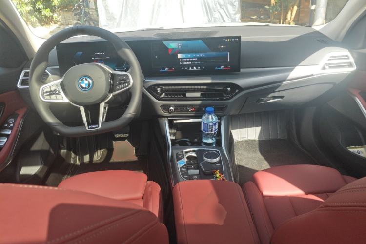 Used BMW i3 2025 eDrive 35 L Center Console