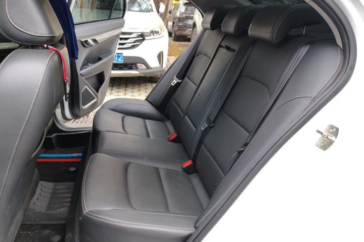 Used Geely Auto Emgrand 2019 Leading Edition 1.5L CVT Luxury Model China VI Standard
