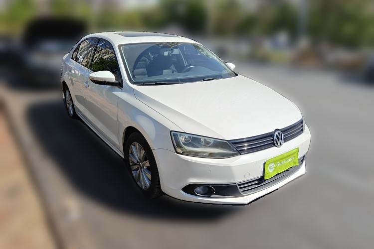 Used Volkswagen Sagitar 2014 1.4TSI Automatic Luxury Model Front Right 45 Deg