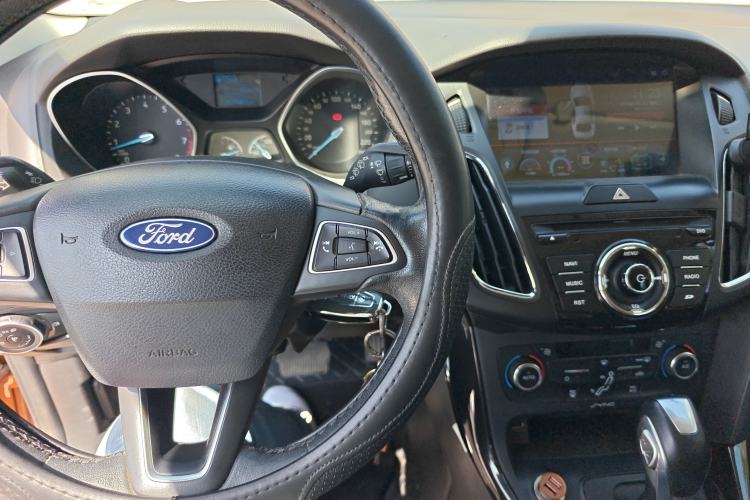 Used Ford Focus 2015 Hatchback 1.6L Automatic Fashion Edition