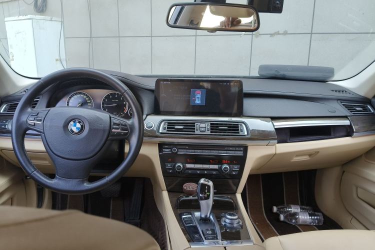 Used BMW 7 Series 2011 730Li Elegant Model Center Console