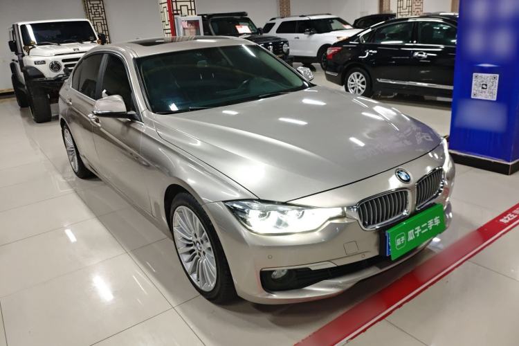 Used BMW 3 Series 2018 320Li Fashion Model Front Right 45 Deg