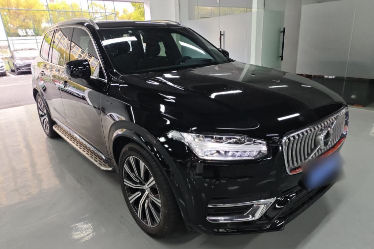 Used Volvo XC90 2021 B6 Luxury Smart Edition 7-Seater Front Right 45 Deg