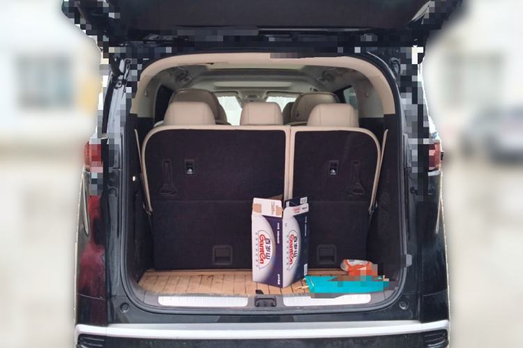 Used Denza D9 2024 DM-i 1050 Luxury Model Trunk