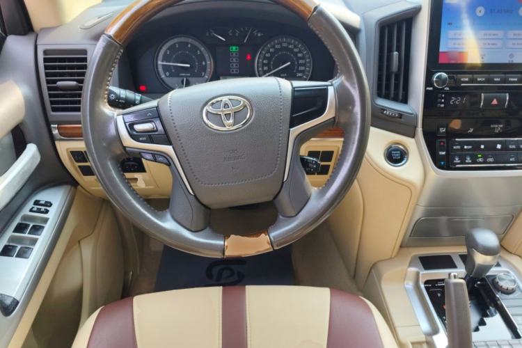 Used Toyota Land Cruiser 
