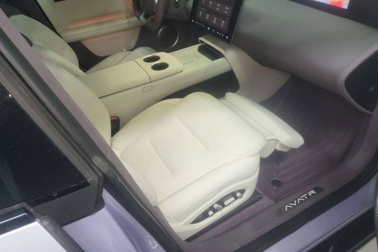 Used Avatr 06 2025 Max Extended-Range Edition Right Front Seat