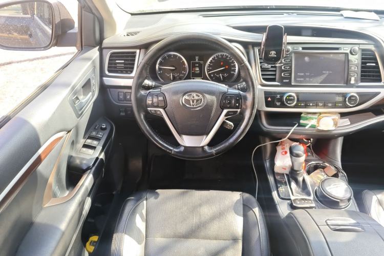 Used Toyota Highlander 2017 2.0T Four-Wheel Drive Ultimate Edition 7 Seats Steering Wheel