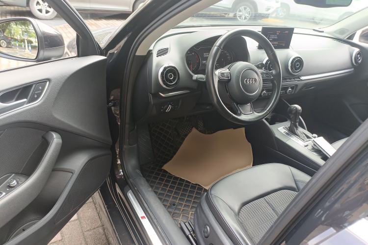 Used Audi A3 2014 Limousine 40 TFSI S line Comfort Model
