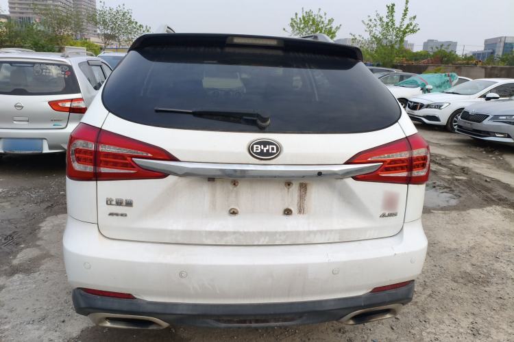 Used BYD Tang New Energy 2015 2.0T Four-Wheel-Drive Flagship Model