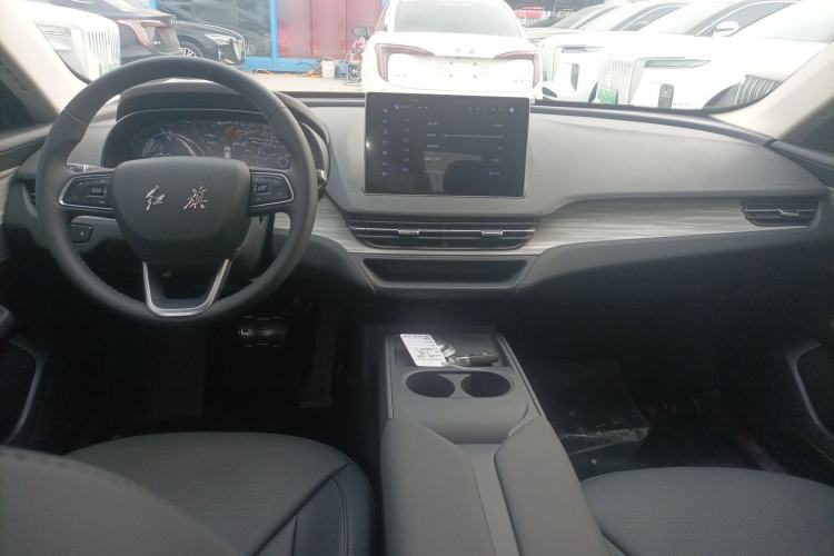 Used Hongqi E-QM5 2025 500km Range Commuter Version