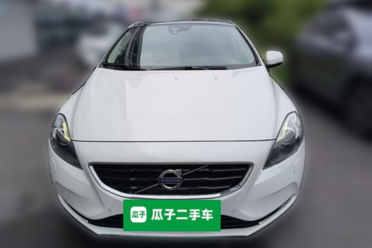 Used Volvo V40 2013 2.0T Zhiya Edition
