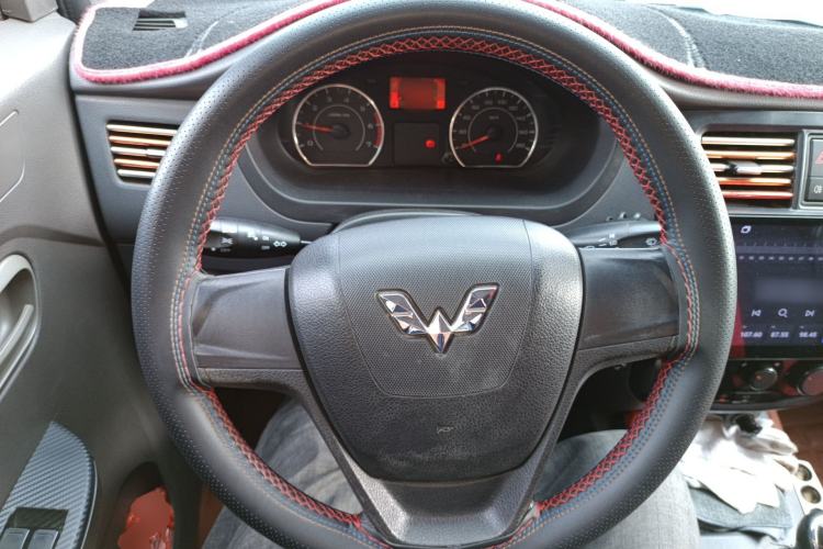 Used Wuling Rongguang V 2016 1.2L Practical Model Non-Power-Assisted
