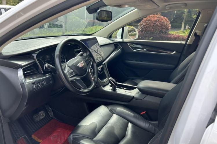 Used Cadillac XT5 2018 25T Luxury Model Left Front Seat