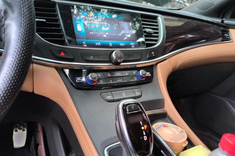 Used Buick LaCrosse 2016 20T Elite Edition Center Console