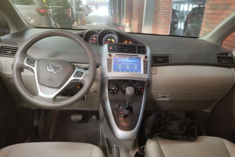 Used Toyota Verso 2014 Starlight 180E CVT Elite Edition
