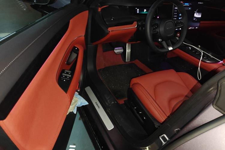 Used Xiaomi Auto SU7 2024 Four-Wheel Drive Ultra-Long Range Advanced Intelligent Driving Max Edition Driver Seat